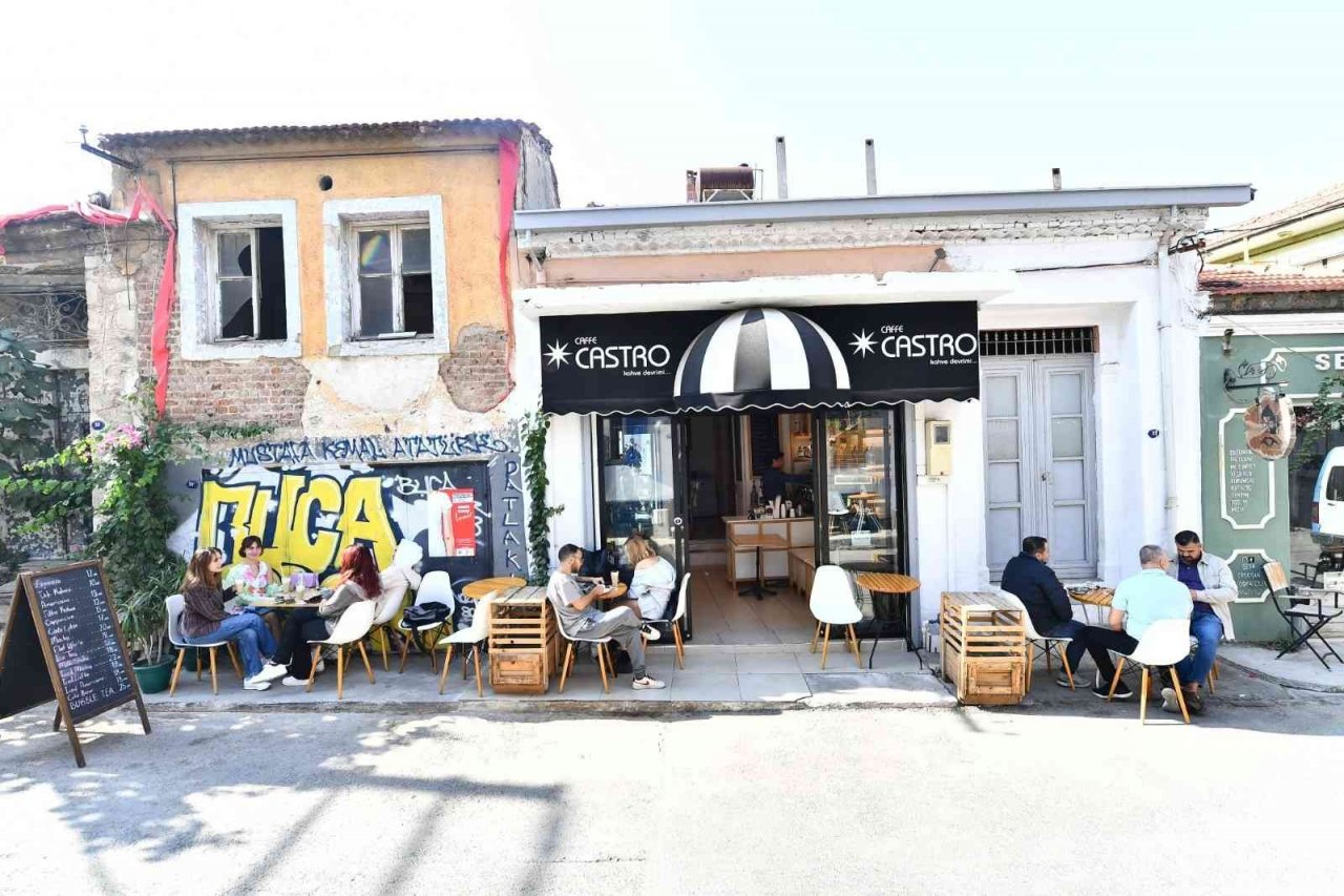 İzmir’in gözde baristaları meslek fabrikasından çıkıyor