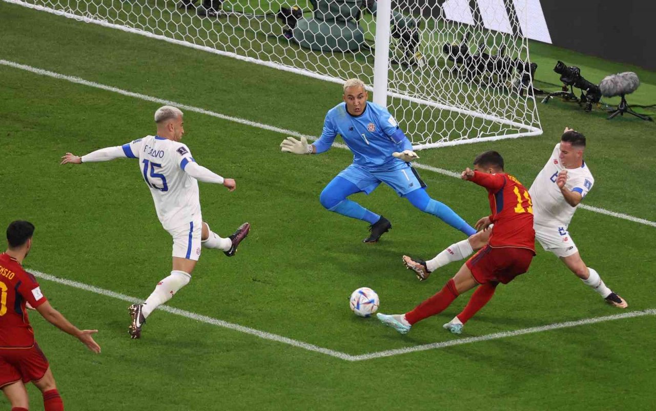 İspanya, Dünya Kupası’na ‘farklı’ başladı