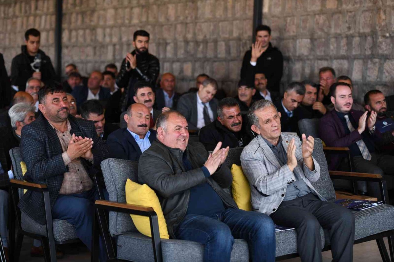 Başkan Büyükkılıç ve Vali Çiçek, Develi’de 77 muhtarla buluştu