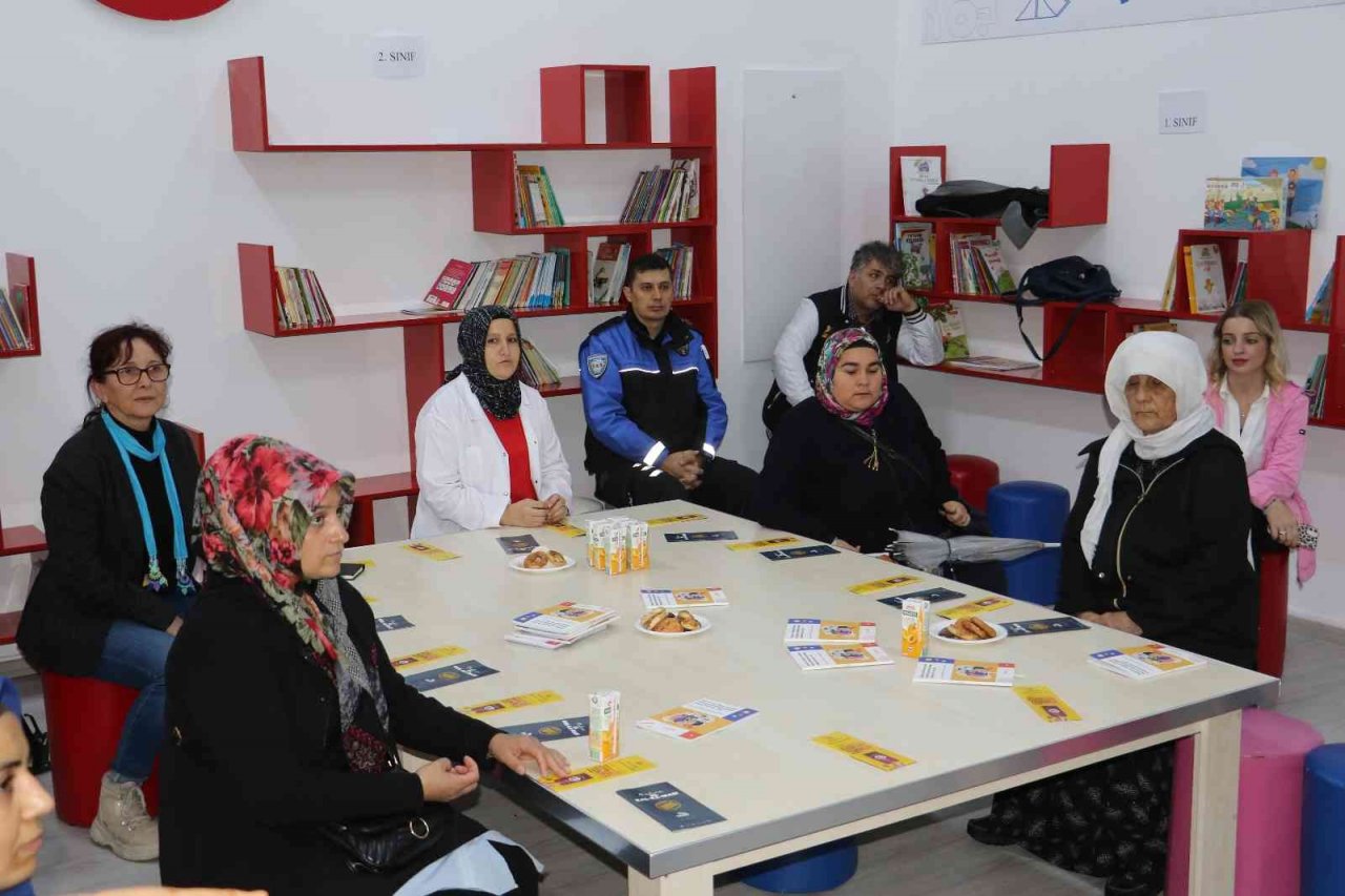 Kadına yönelik şiddete karşı mahalle toplantıları sürüyor