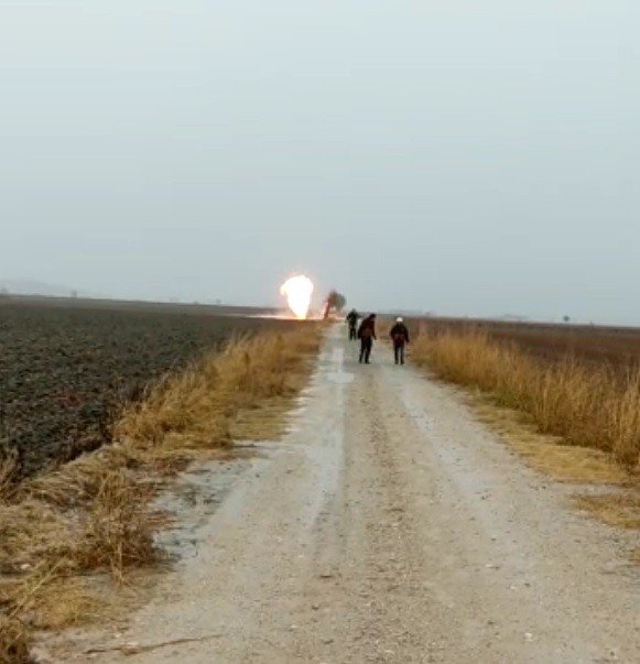 Manisa’da doğal gaz boru hattına yıldırım düştü