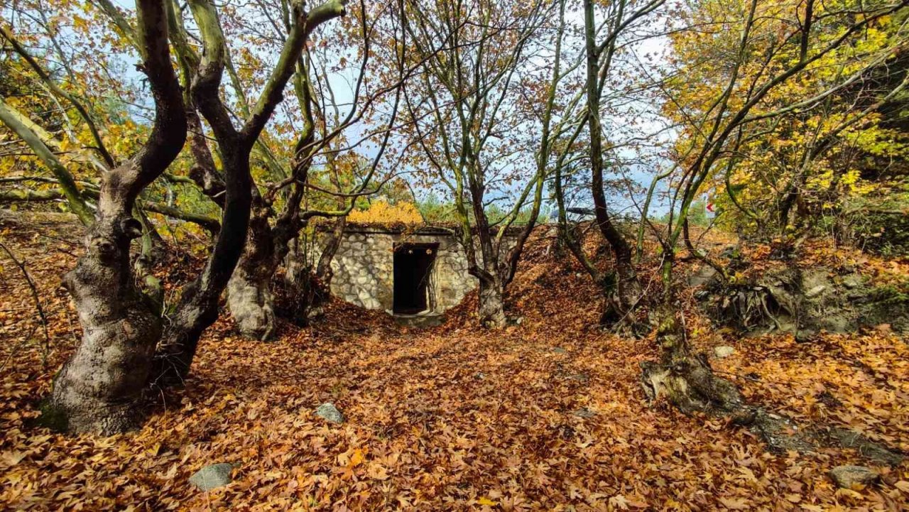 Gördes’te sonbahar manzaraları mest etti
