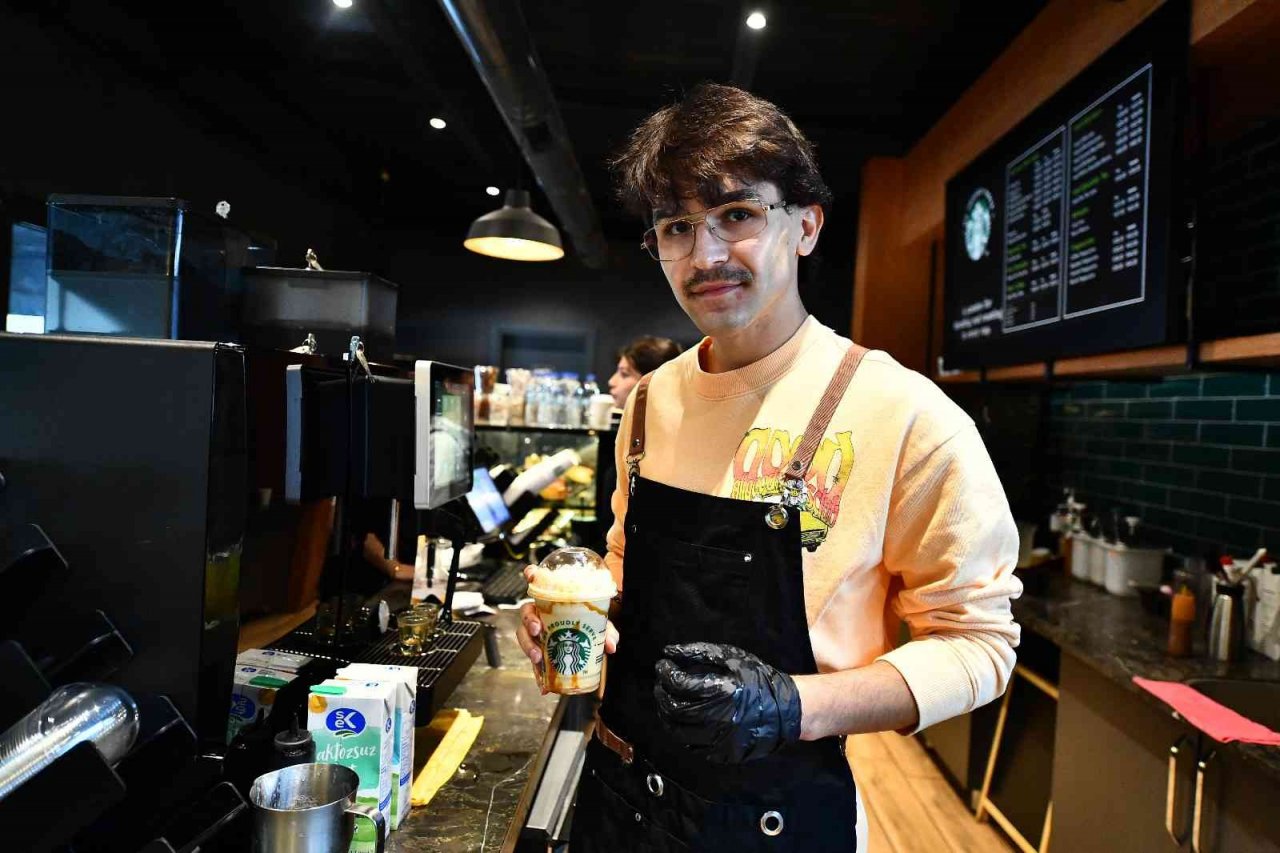 İzmir’in gözde baristaları meslek fabrikasından çıkıyor