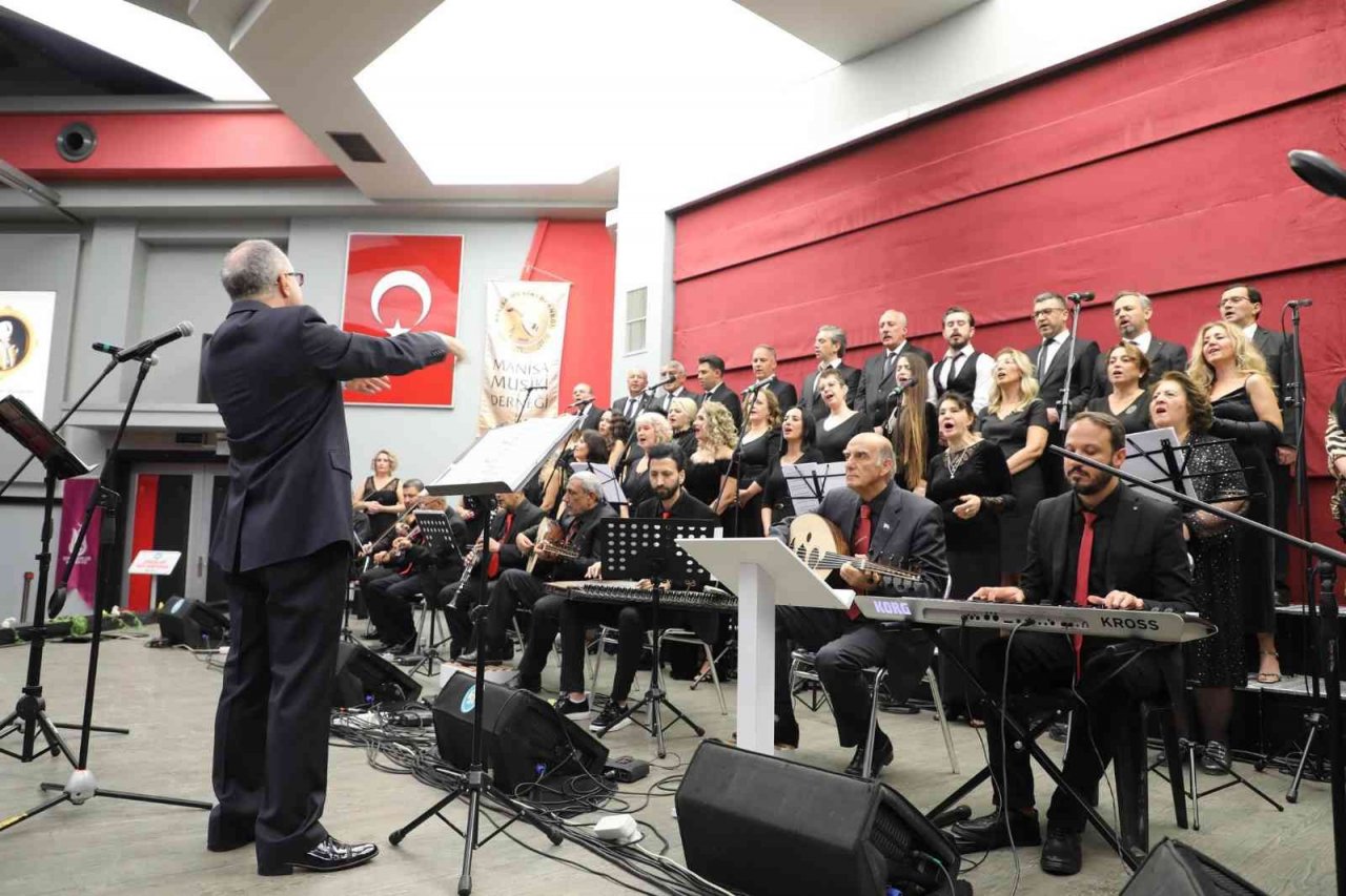 Şehzadeler Belediyesi Öğretmenler Günü’nü konserle kutladı