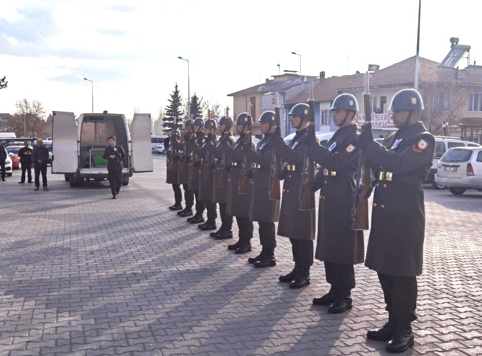 Vefat eden emekli Albay toprağa verildi