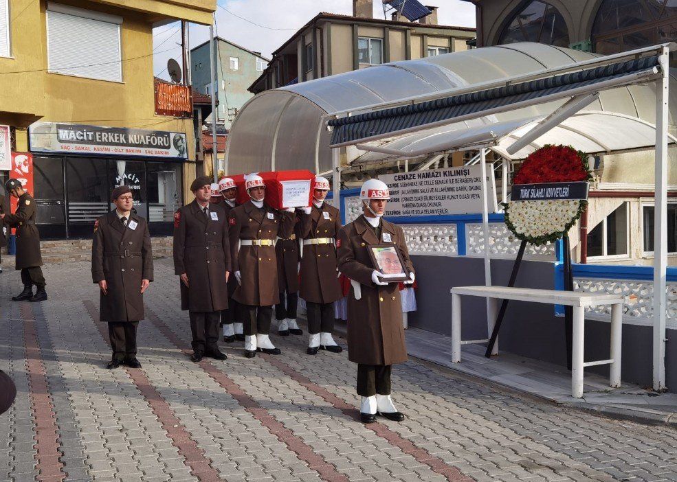 Vefat eden emekli Albay toprağa verildi