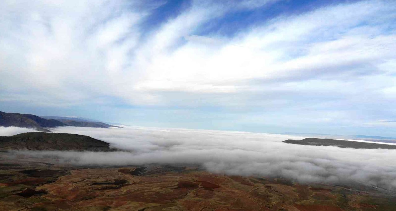 Güroymak’ta oluşan sis bulutu görsel şölen sunuyor