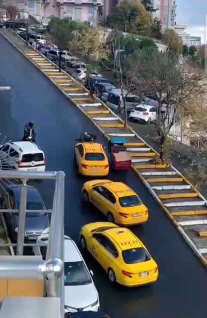 Şişli’de yol verme kavgası böyle görüntülendi