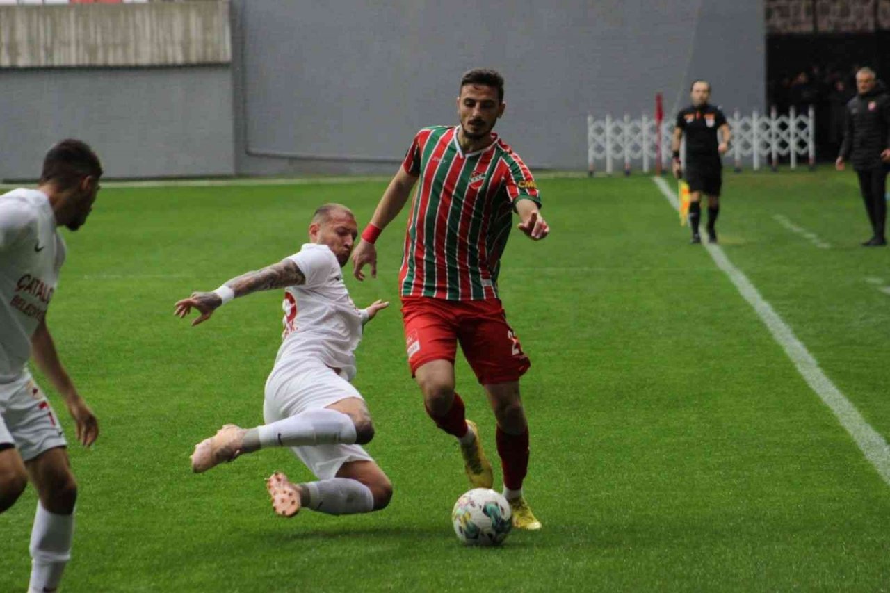TFF 3. Lig: Karşıyaka: 2 - Çatalcaspor: 0