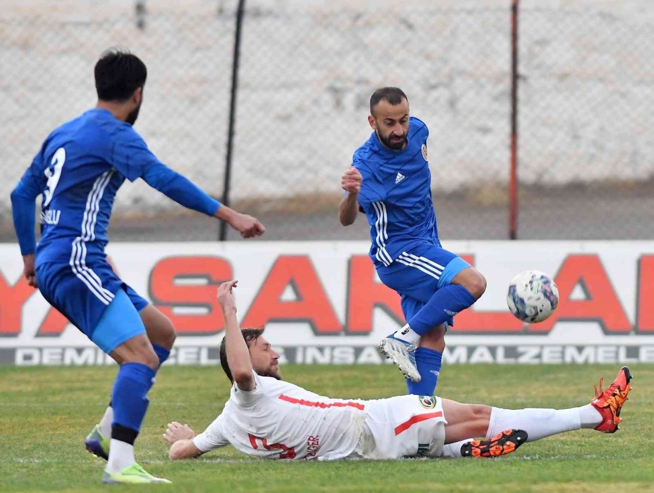 Turgutluspor evinde yine kayıp