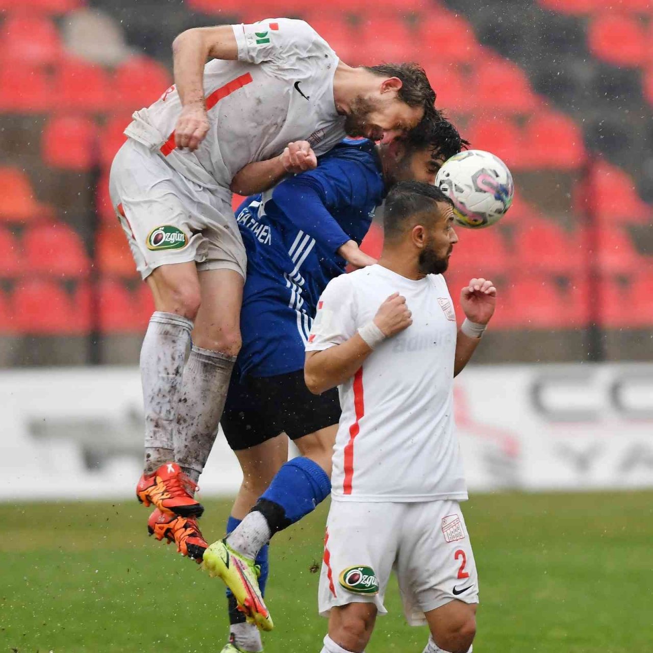 Turgutluspor evinde yine kayıp