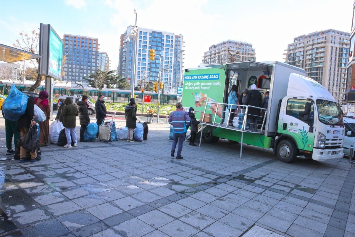 Atıkları getirdiler, karşılığında 3 milyon 666 bin TL para puan kazandılar