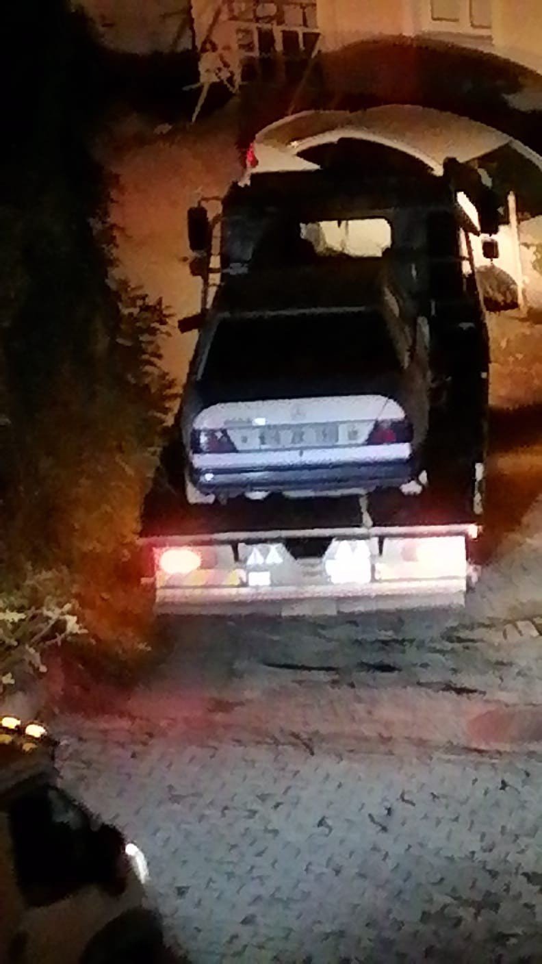 Ünlü Sanatçı Eşref Kolçak’ın otomobili çalınmak istendi