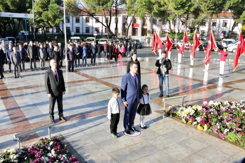 Muğla’da 24 Kasım Öğretmenler Günü kutlanıyor