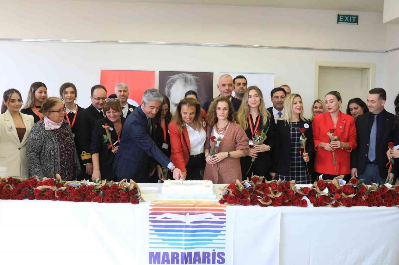 Marmaris’te Öğretmenler Günü düzenlenen törenle kutlandı