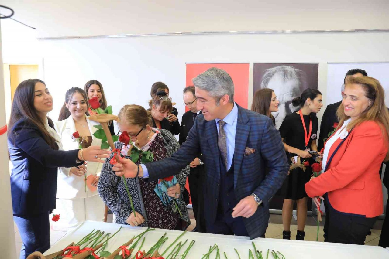 Marmaris’te Öğretmenler Günü düzenlenen törenle kutlandı