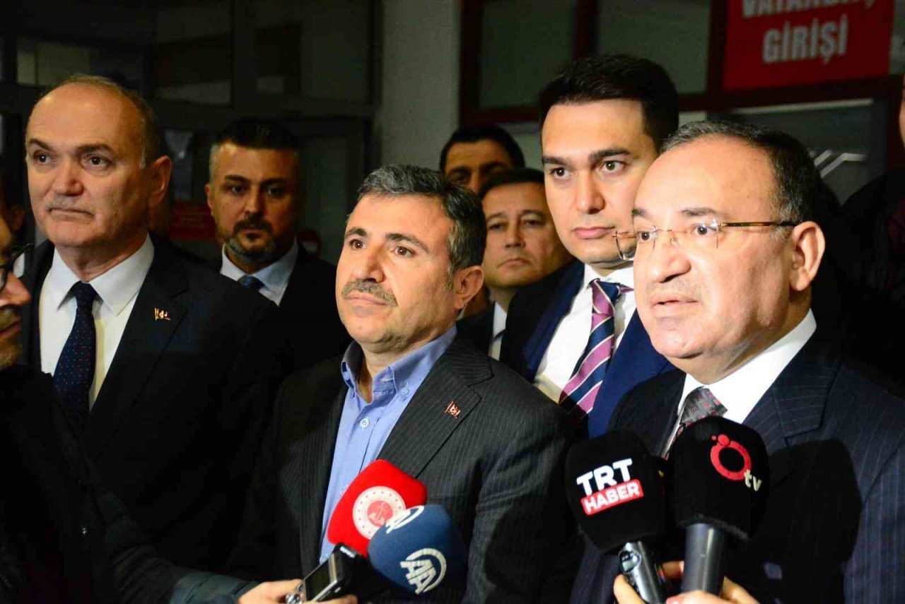 Adalet Bakanı Bekir Bozdağ Düzce adliyesini gezdi