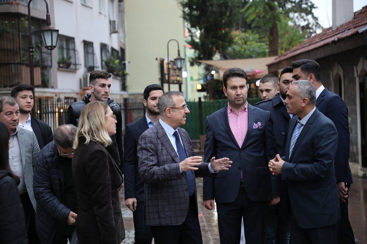 AK Parti İzmir İl Başkanı Sürekli’den Karşıyaka Stadı göndermesi