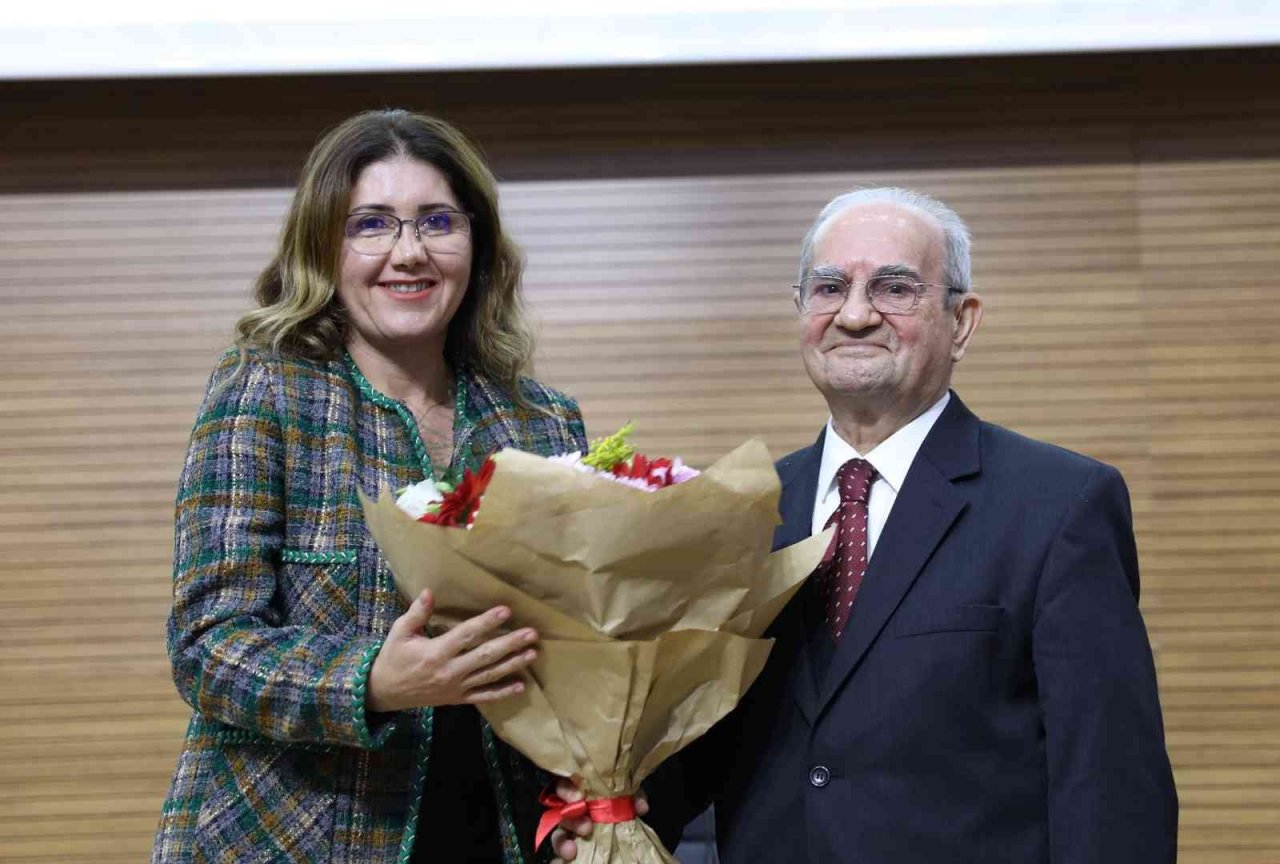 ALKÜ’de öğretmenler günü kutlandı