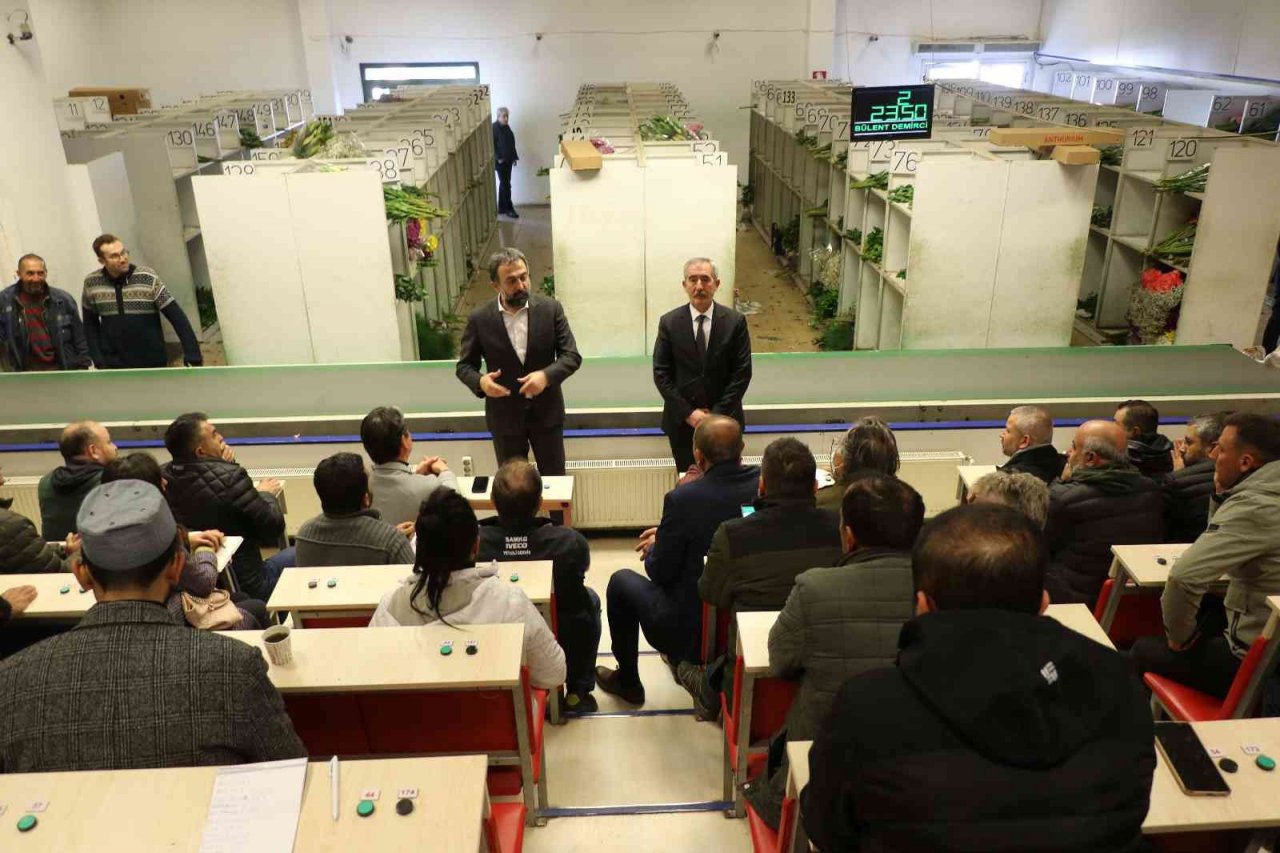 ATO Başkan Yardımcısı Yılmaz, Çiçek Mezatı’nda