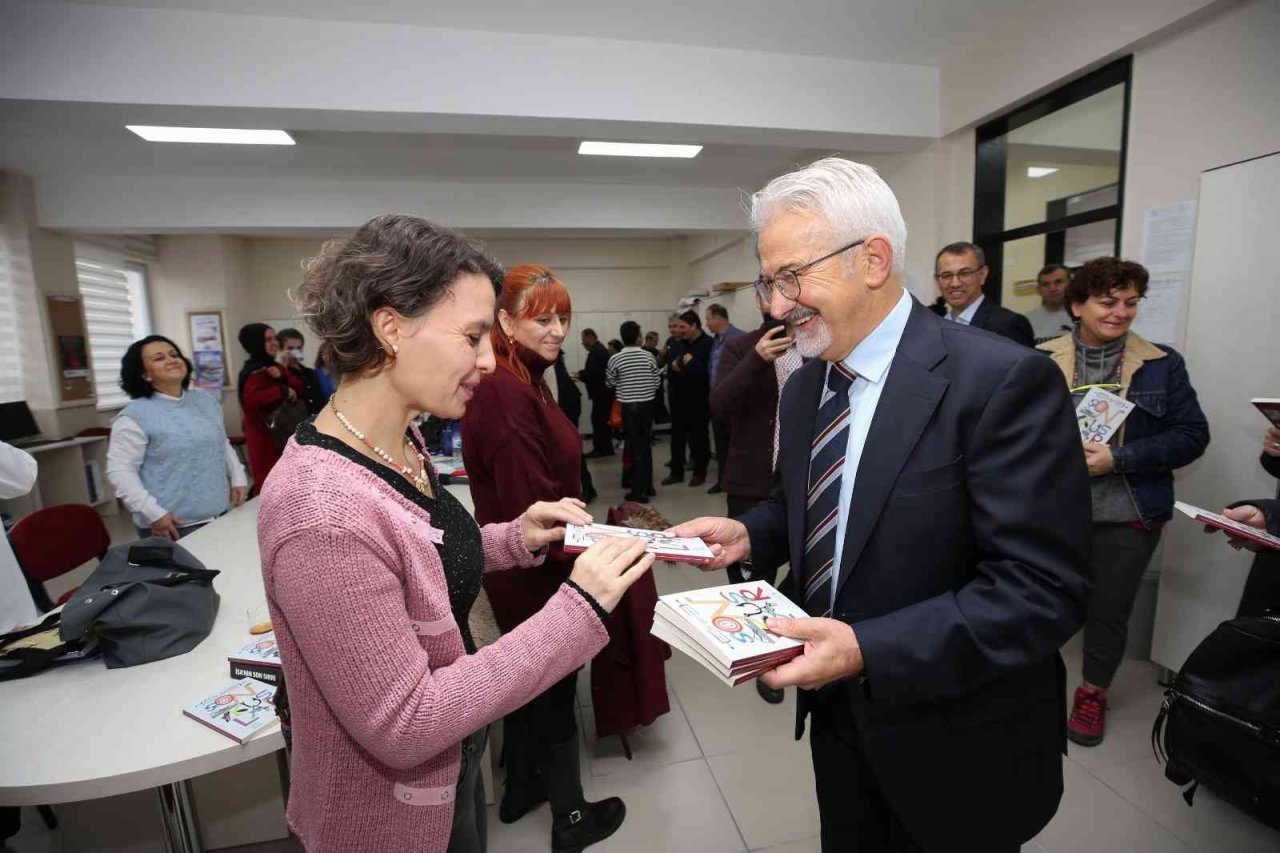 Başkan Erdem’den okullara Öğretmenler Günü ziyareti