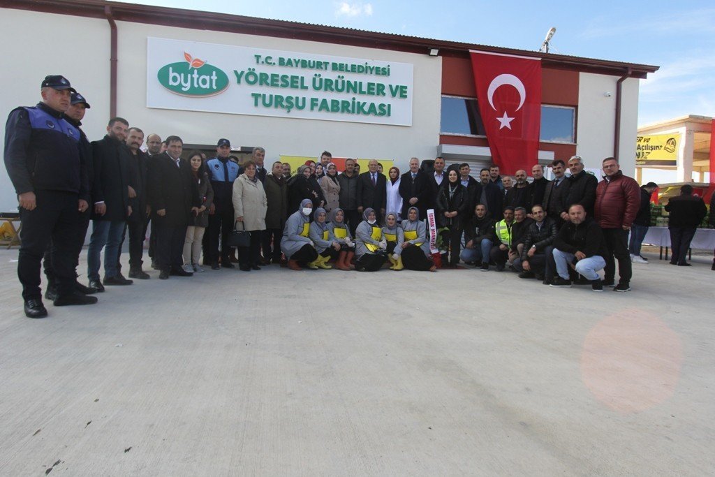 Bayburt’ta yöresel ürünler ve turşu fabrikasının açılışı gerçekleştirildi