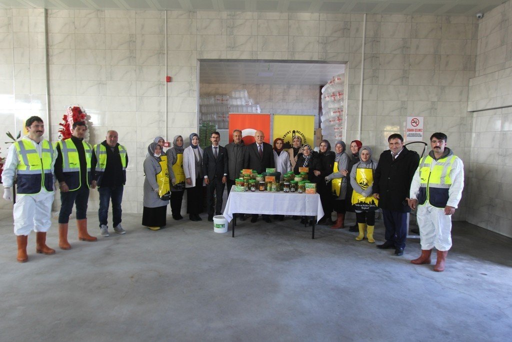 Bayburt’ta yöresel ürünler ve turşu fabrikasının açılışı gerçekleştirildi