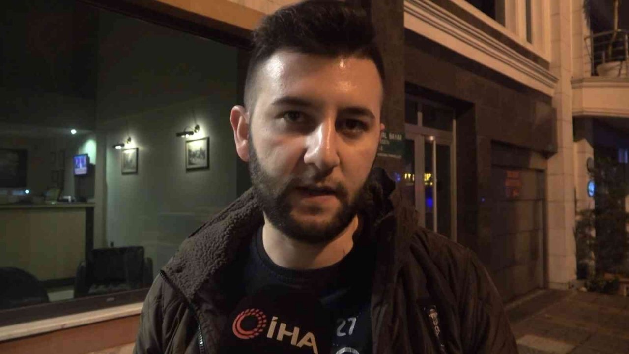 Kısa boylu hırsızın azmi... Müşteri gibi geldi, 40 bin liralık telefonu zıplayarak böyle çaldı