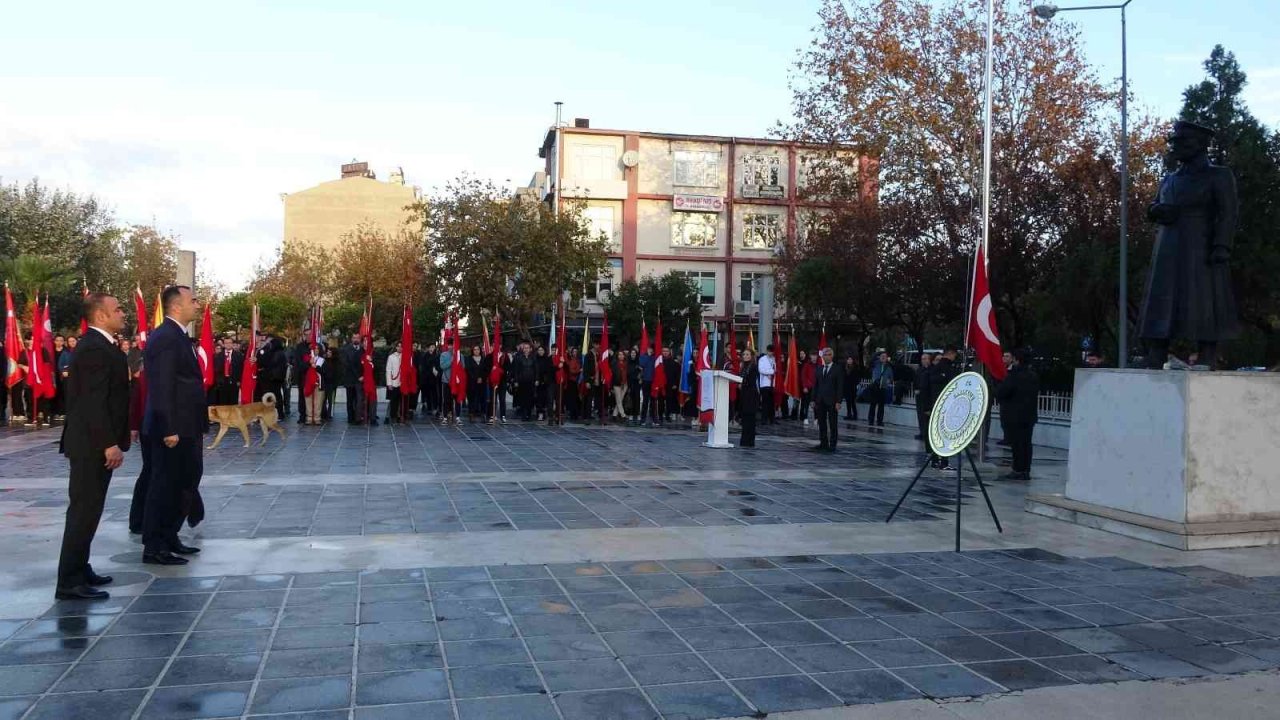 Çanakkale’de Öğretmenler Günü kutlandı