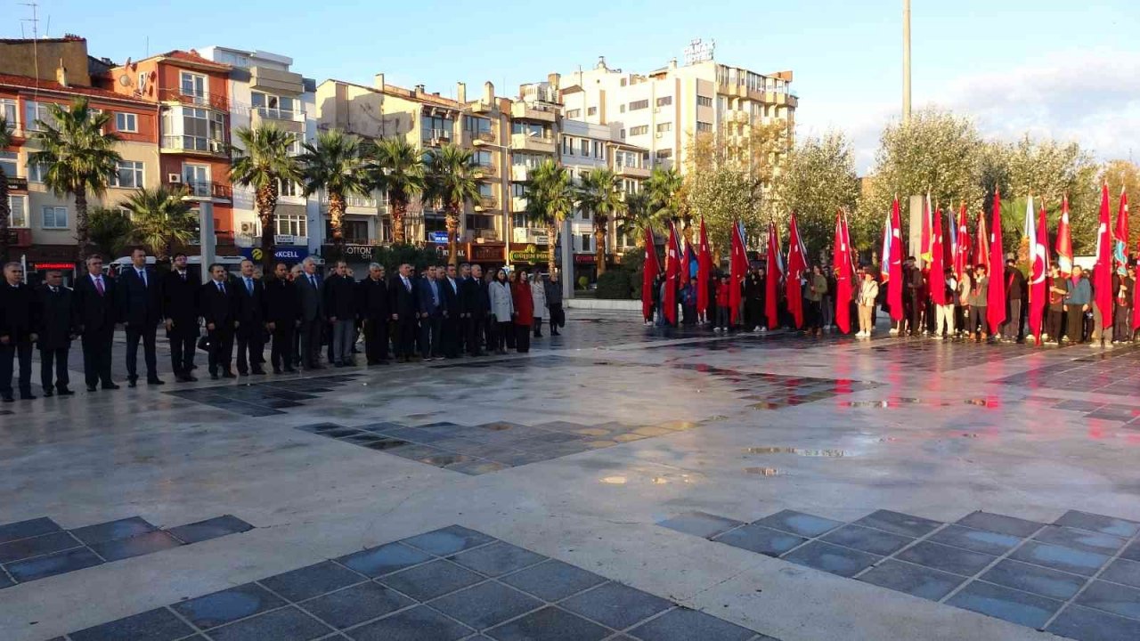 Çanakkale’de Öğretmenler Günü kutlandı