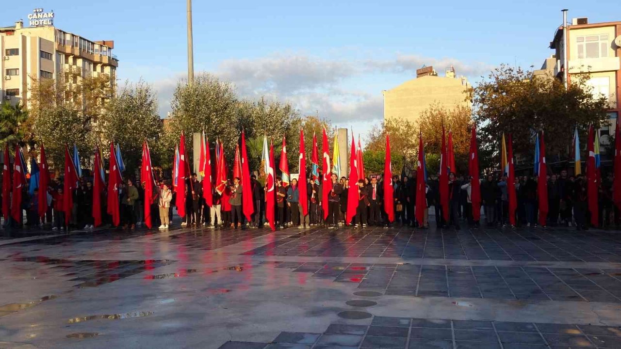 Çanakkale’de Öğretmenler Günü kutlandı