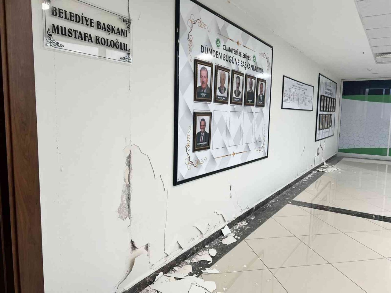 Deprem Cumayeri’nde kamu binalarında hasara neden oldu