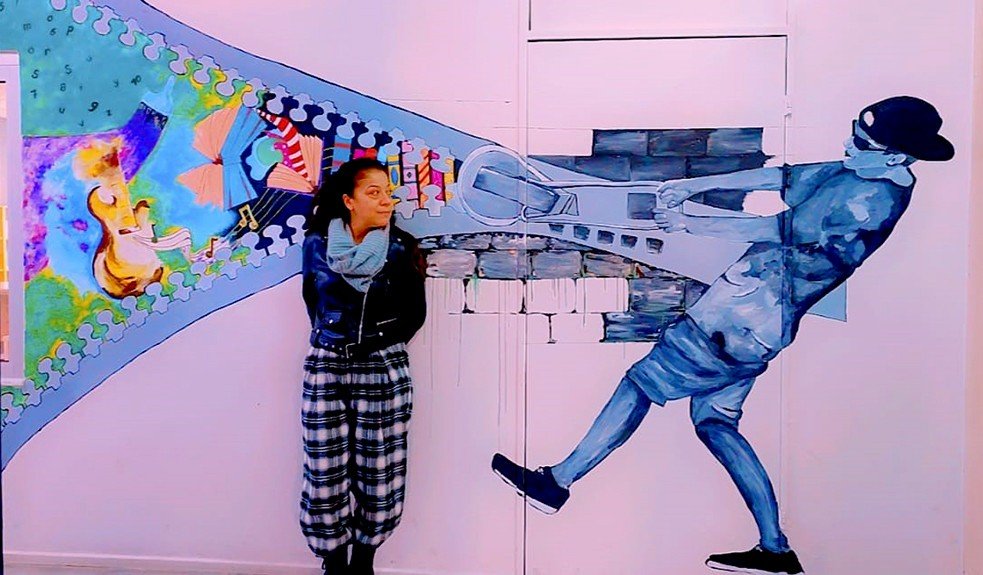 Gökmen öğretmenin imzası kalemle değil boyalarla