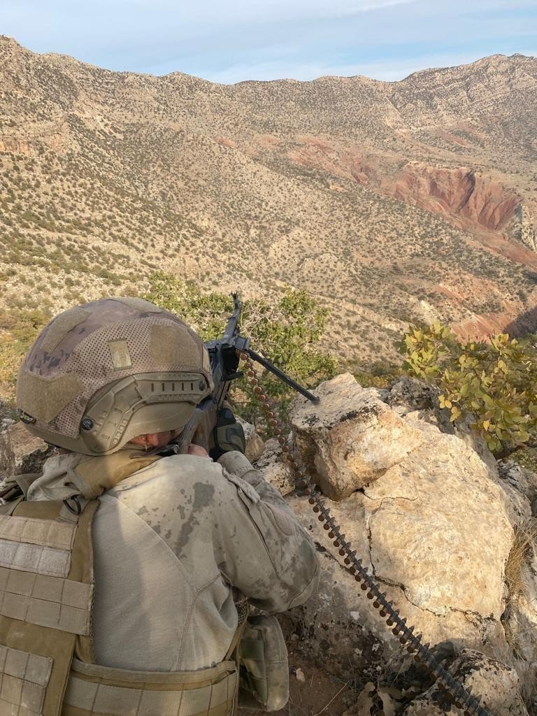 Şırnak ve Siirt’te ‘Eren Abluka Sonbahar-Kış-15 Şehit Jandarma Uzman Çavuş Fatih Berkay Akgün Operasyonu’ başlatıldı