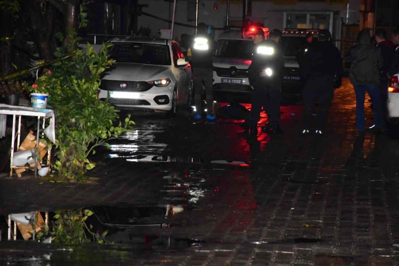 İzmir’de sokak ortasında çifte cinayet