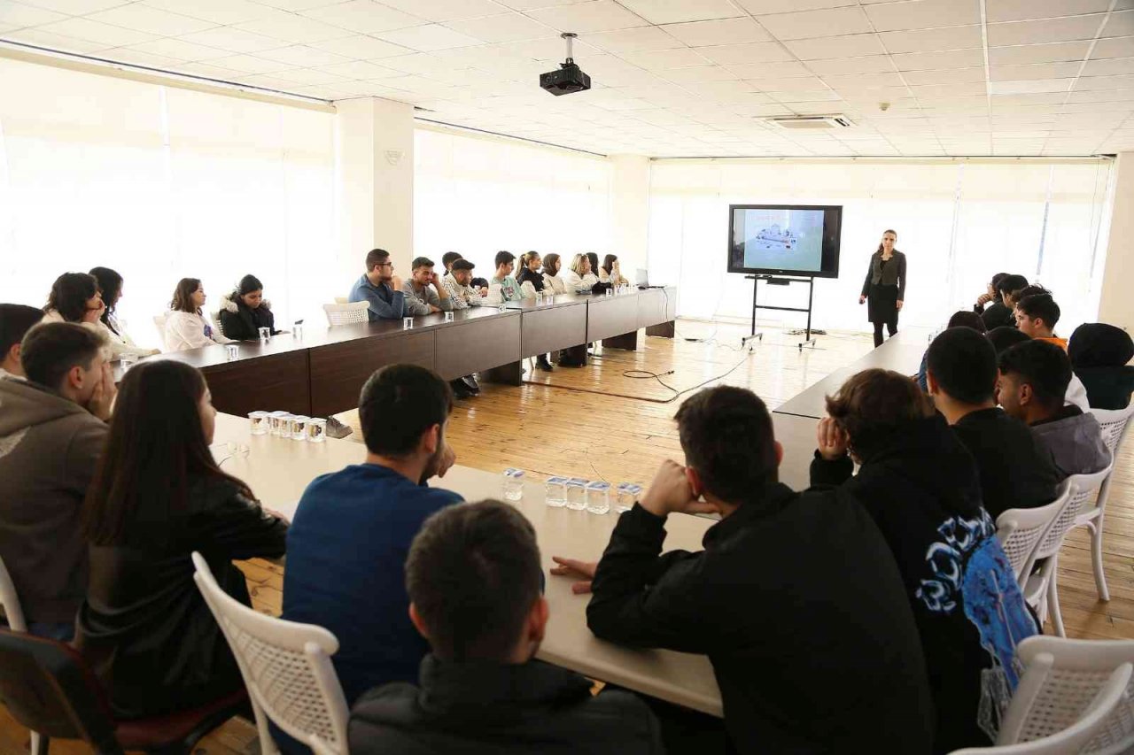 Keçiören’de gençlere ’tütün bağımlılığı’ eğitimi verildi