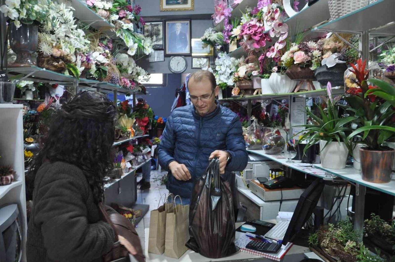 Öğretmenler Günü, çiçekçileri de mutlu etti