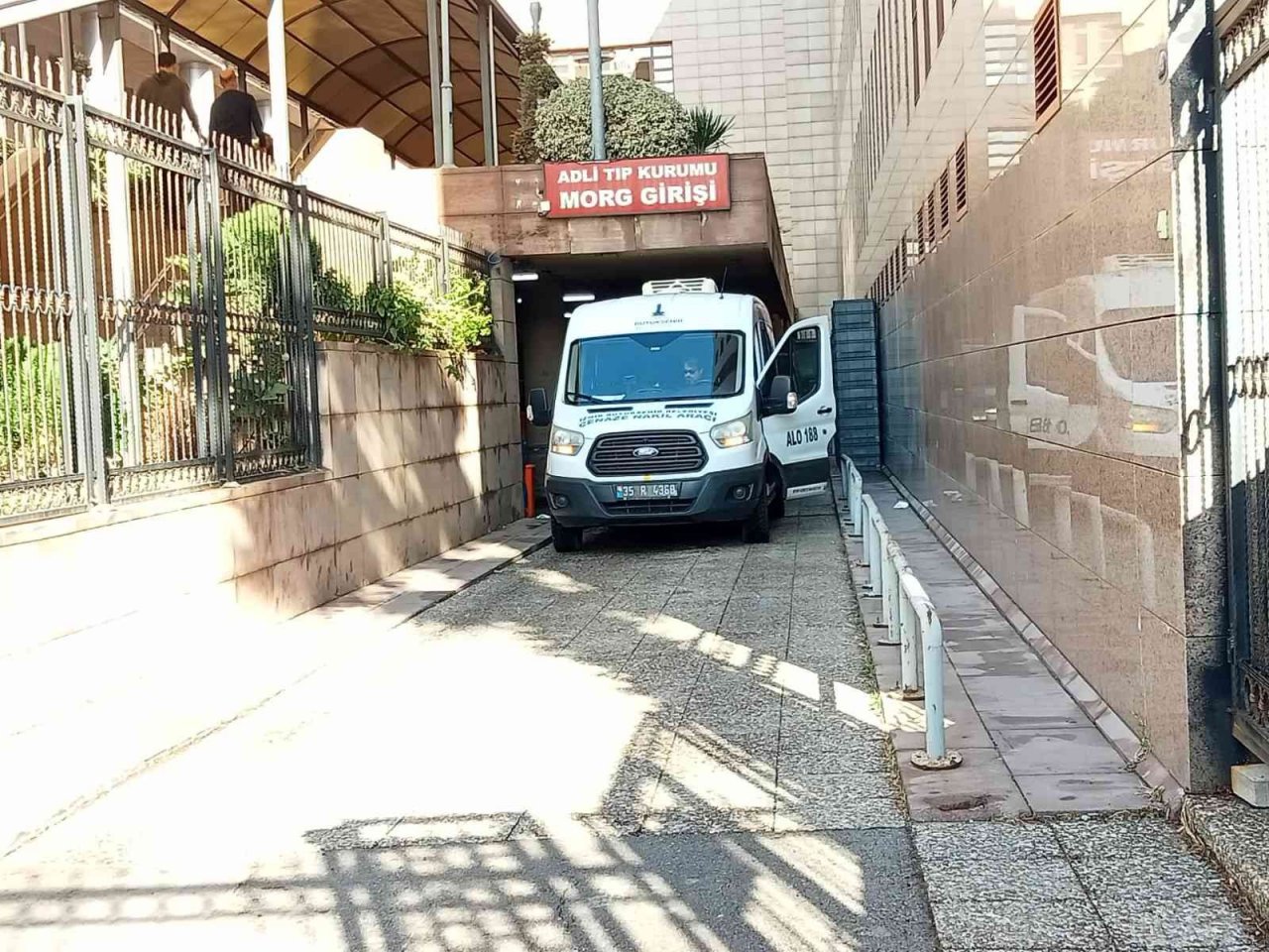 İzmir’de 2 kişinin öldürüldüğü olayın sebebi 2 yıl önceki cinayet çıktı