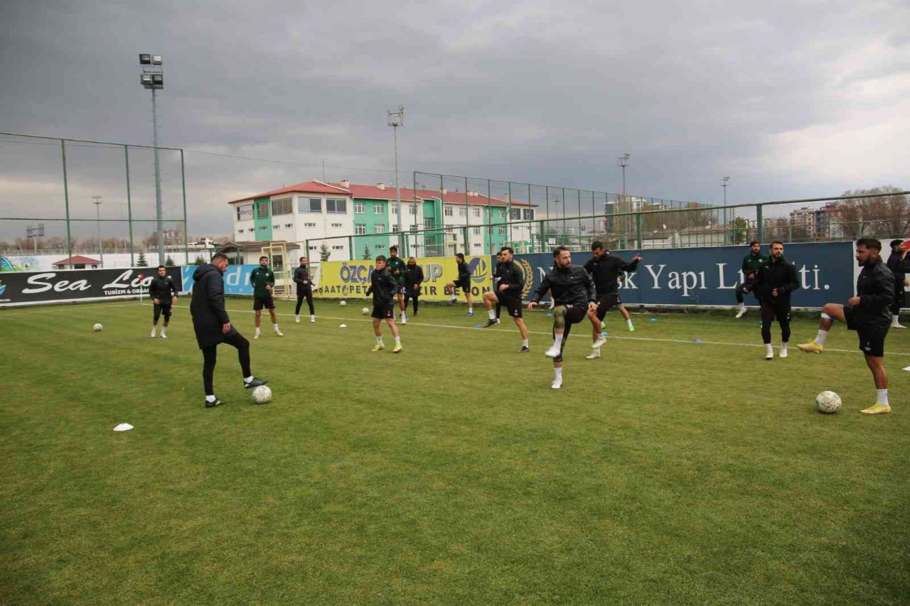 Sivas Belediyespor’da Erzincan mesaisi