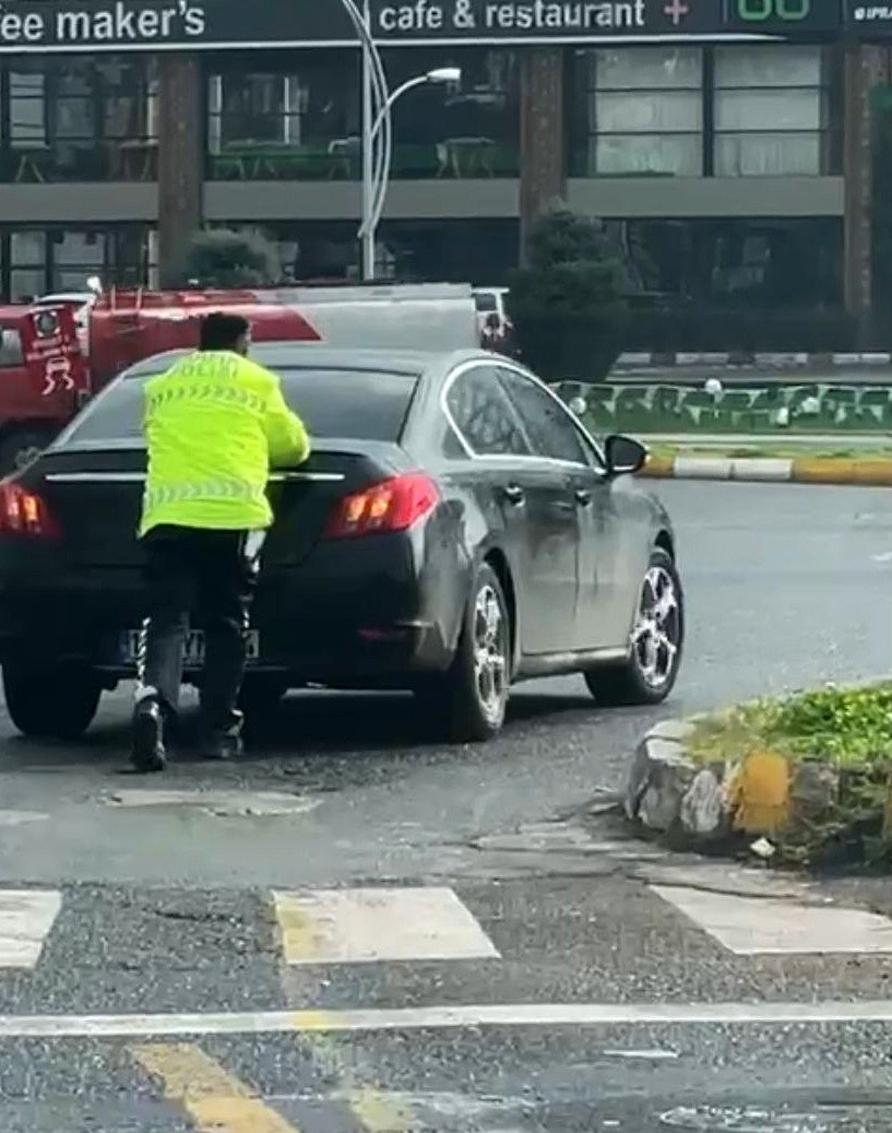 Aracı bozulan vatandaşa devlet eli