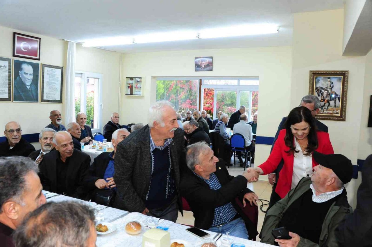 Başkan Çalkaya, öğretmenleri unutmadı