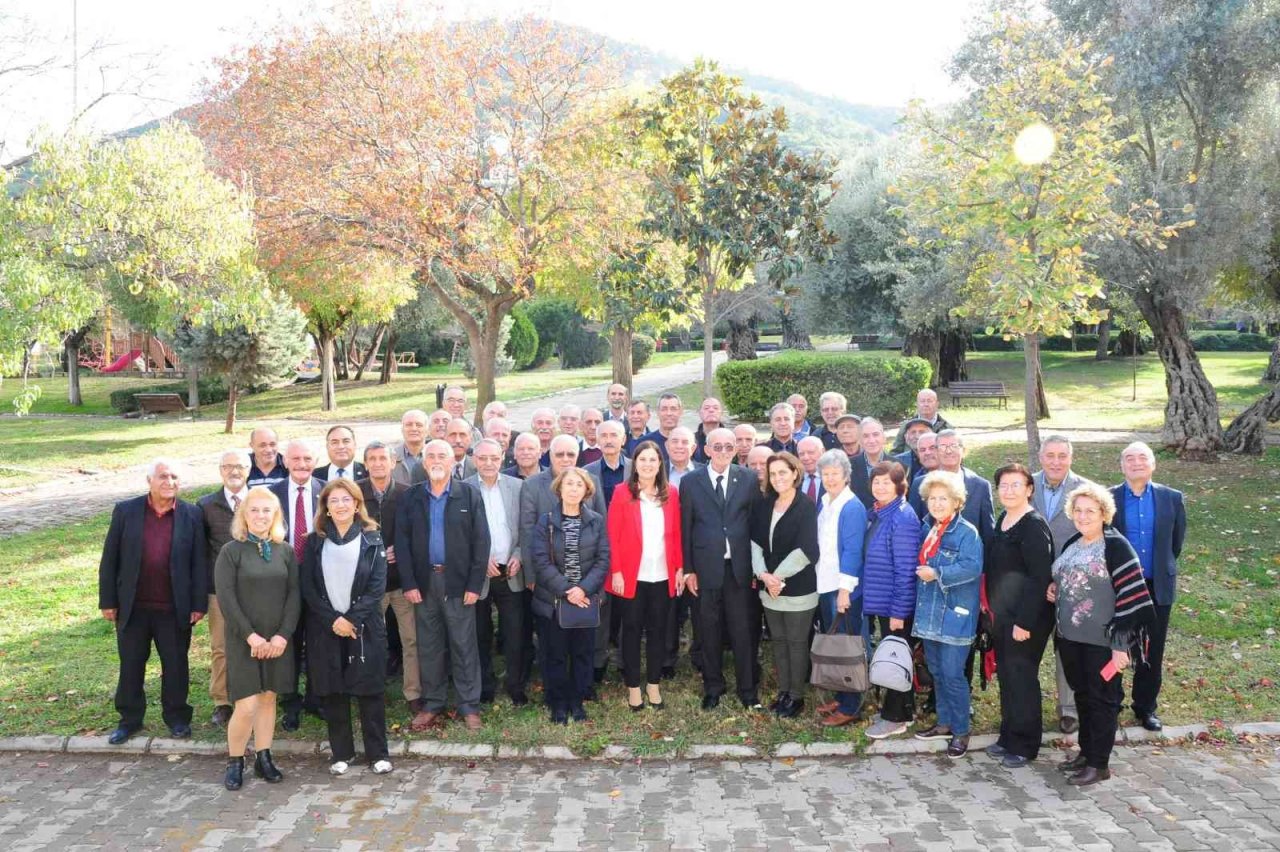 Başkan Çalkaya, öğretmenleri unutmadı