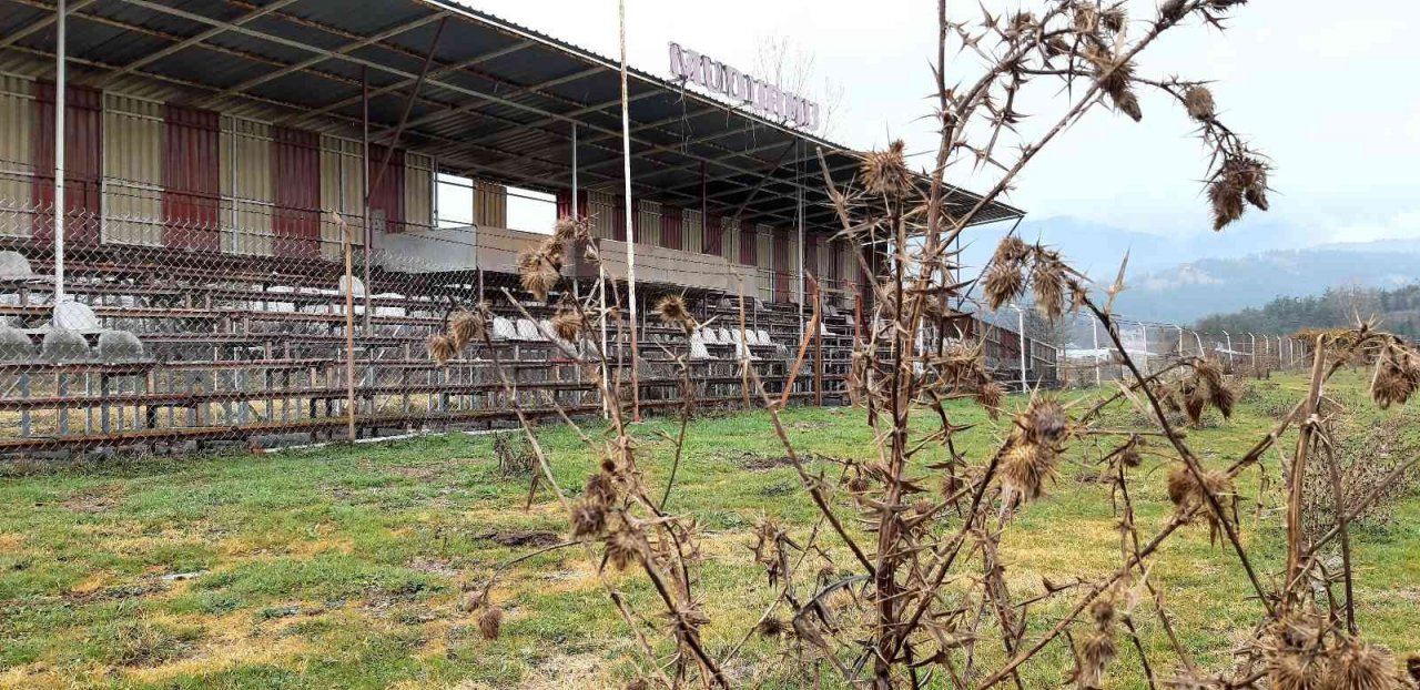Futbol sahasıydı, atıl arazi oldu