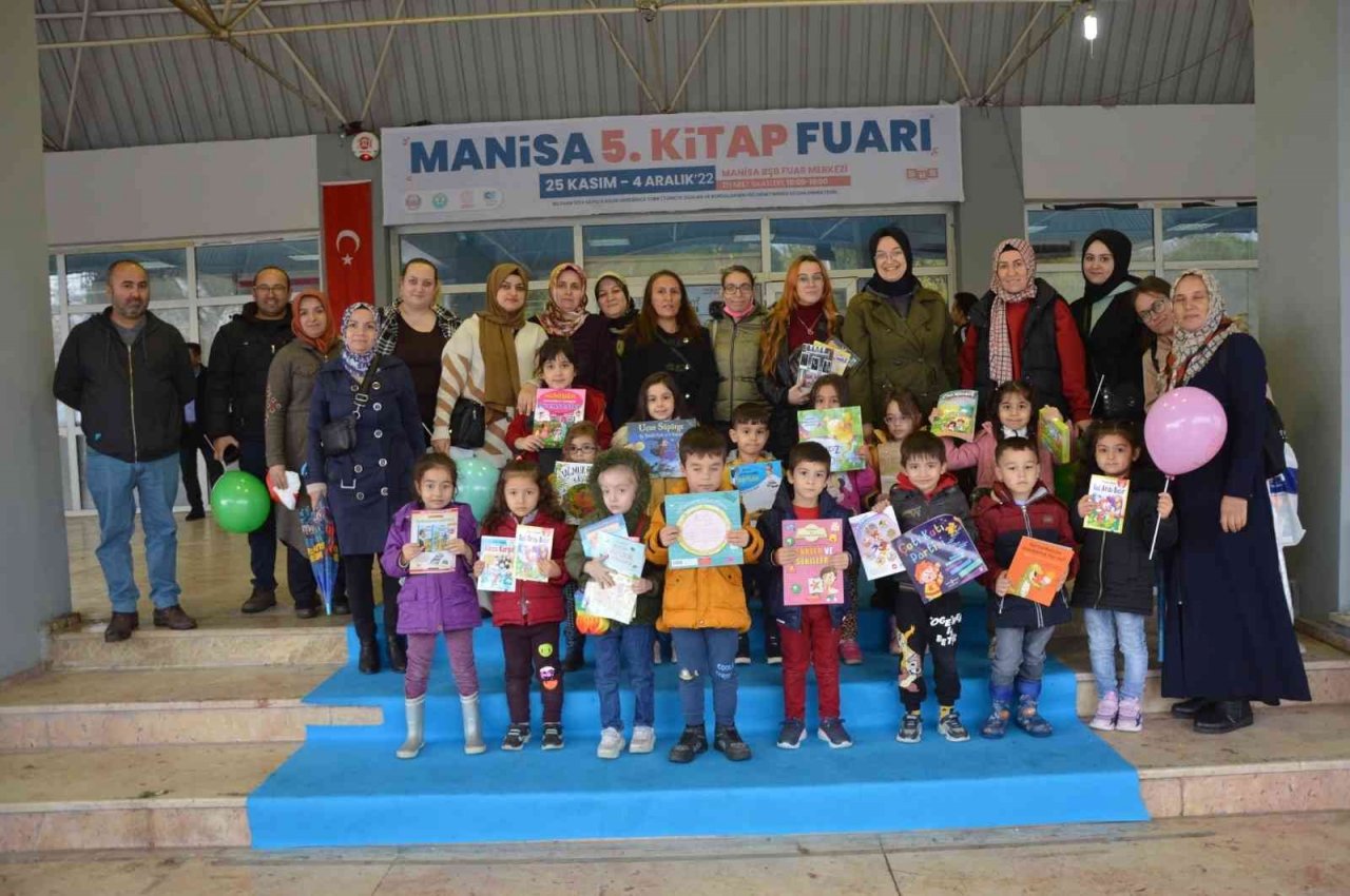 Manisa Kitap Fuarı kapılarını ziyaretçilerine açtı