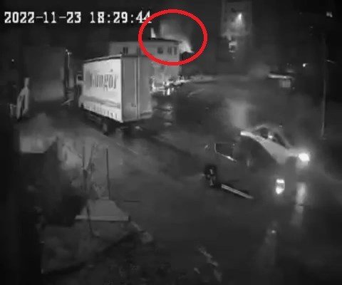 Bursa’da yangın evlere sıçramadan son anda söndürüldü