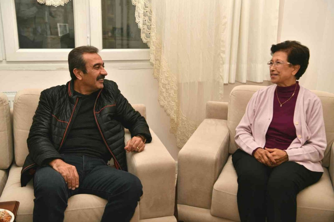 Başkan Çetin’den öğretmenine: "Hakkınız ödenmez"