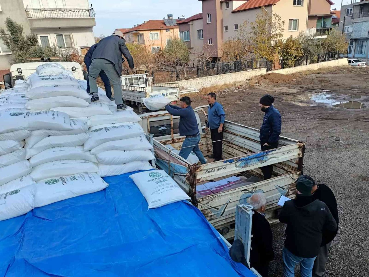 Arı yetiştiricilerinin yüzü şeker desteğiyle güldü
