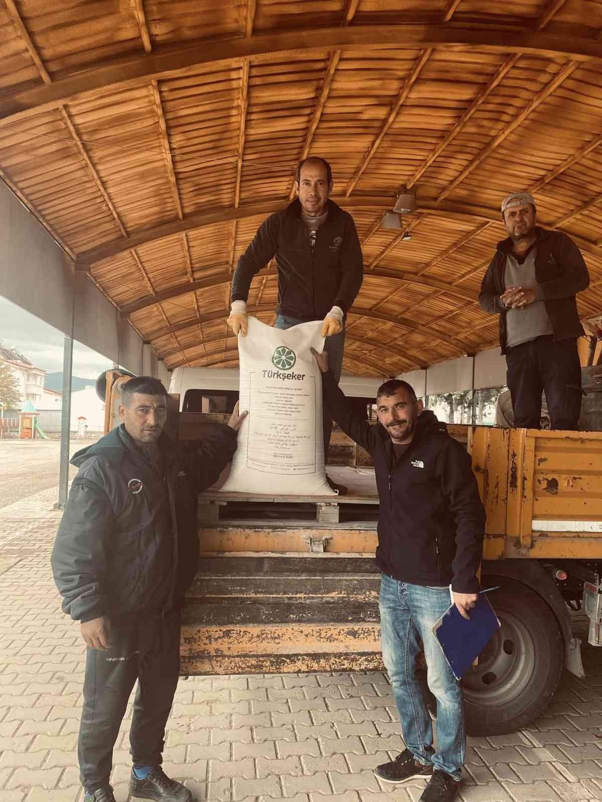 Arı yetiştiricilerinin yüzü şeker desteğiyle güldü