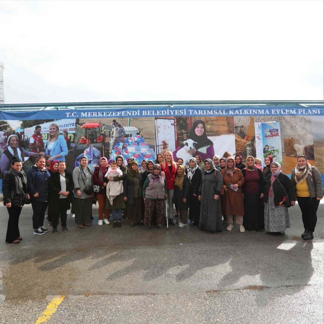 Kadın üreticilere küçükbaş hayvan ve yem desteği sağlandı