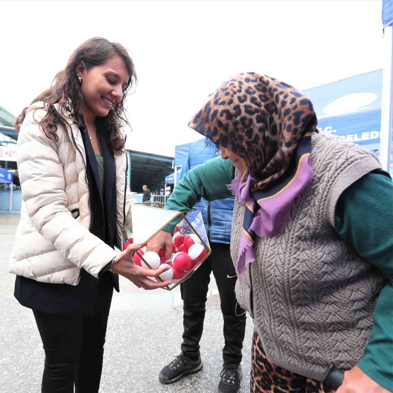 Kadın üreticilere küçükbaş hayvan ve yem desteği sağlandı